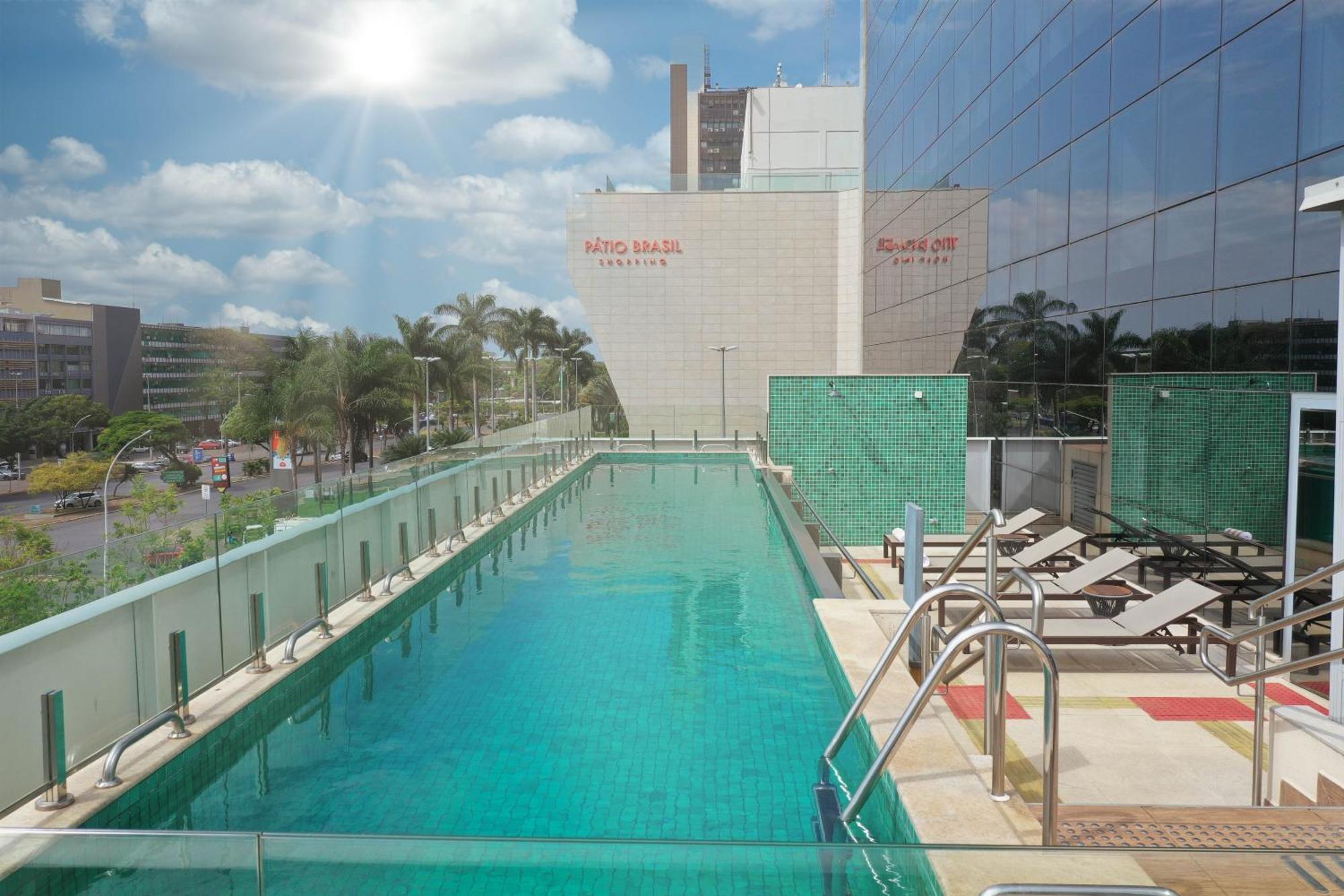 Hotel Tryp By Wyndham Nacoes Brasilia